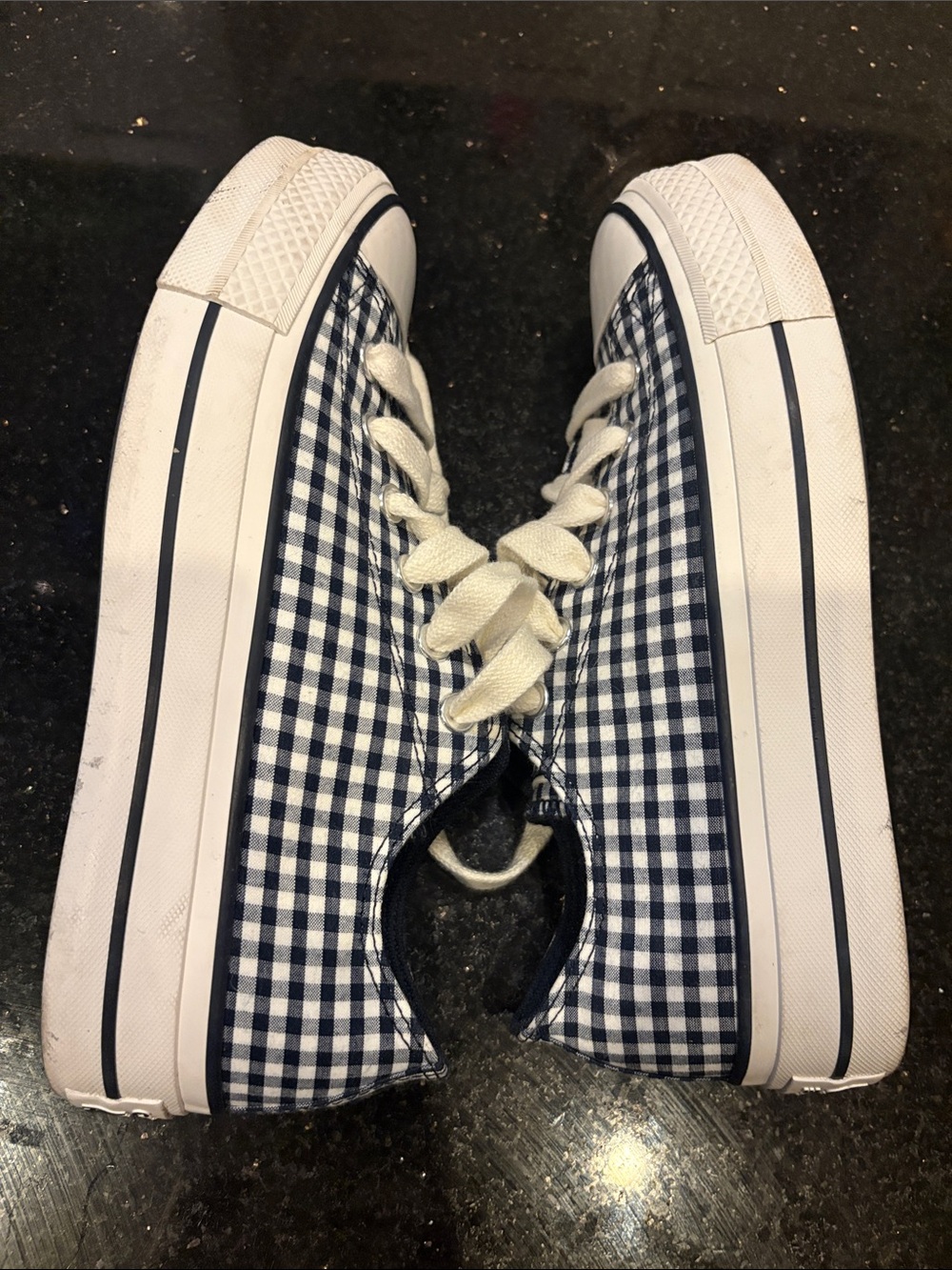 WOMEN'S CONVERSE CHUCK TAYLOR ALL STAR LIFT OX GINGHAM PLATFORM SNEAKERS - Picture 6 of 9